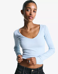 Long sleeve V-neck T-shirt