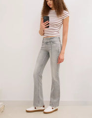 Low-rise bootcut jeans