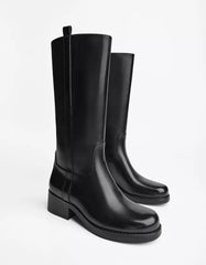 Flat knee-high boots