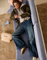 Low-rise slouchy jeans