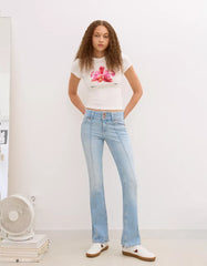 Low-rise bootcut jeans