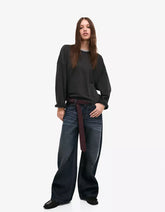 Low-rise slouchy jeans