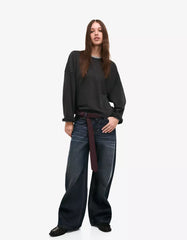 Low-rise slouchy jeans