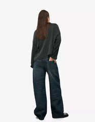 Low-rise slouchy jeans