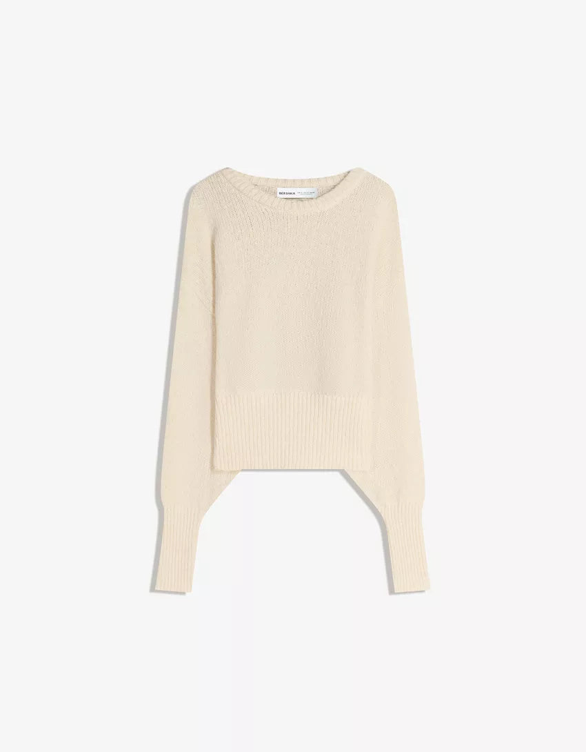 Sweater with voluminous sleeves