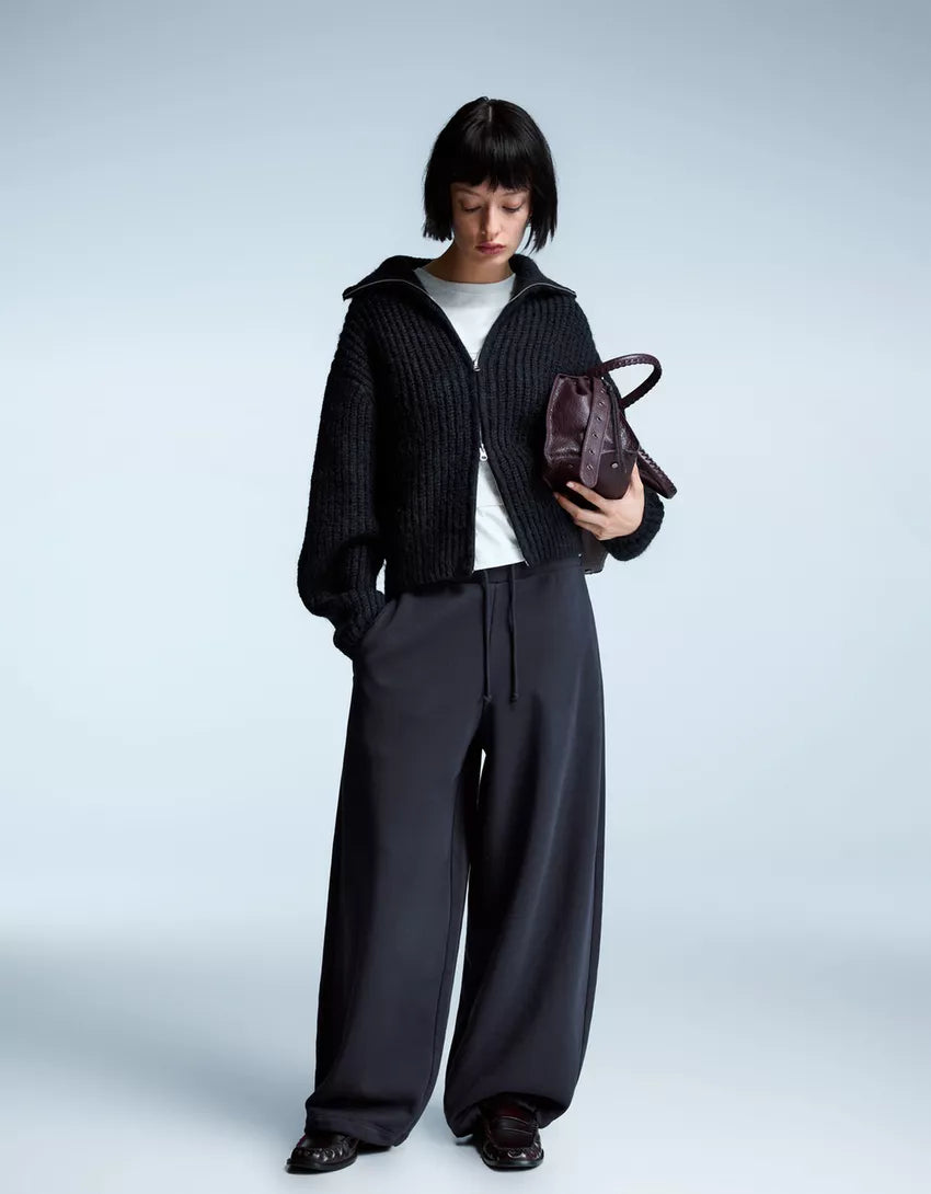 Plush barrel pants with stoppers