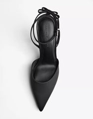 High-heel shoes with bow