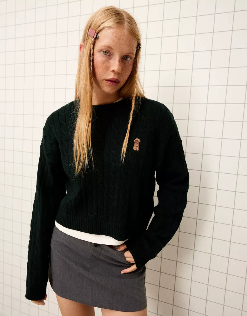 Cable-knit sweater with embroidery