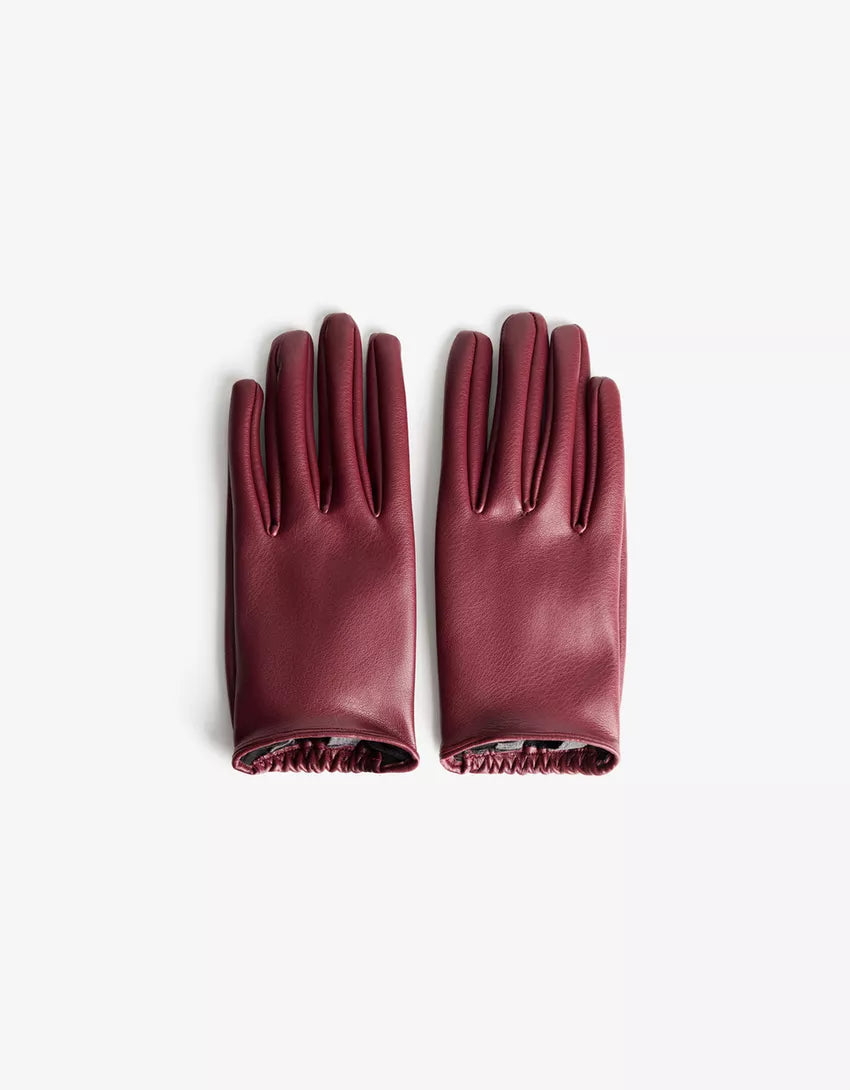 Leather effect gloves