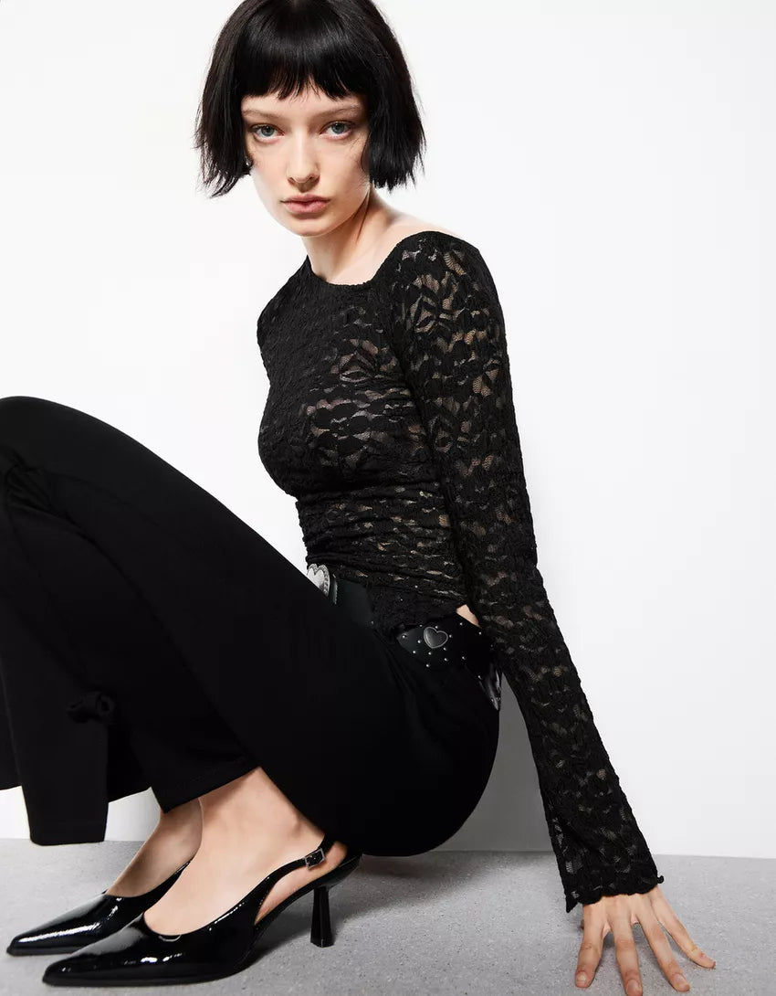 Long sleeve blonde lace top