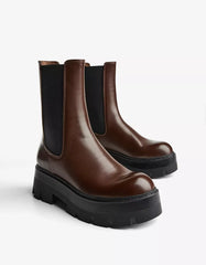 Ankle boots with elastic detail