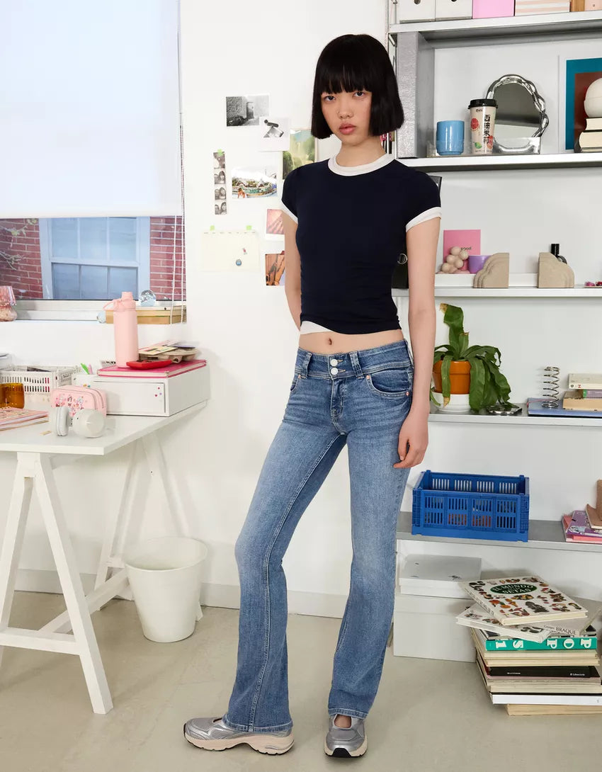 Bootcut jeans with flaps