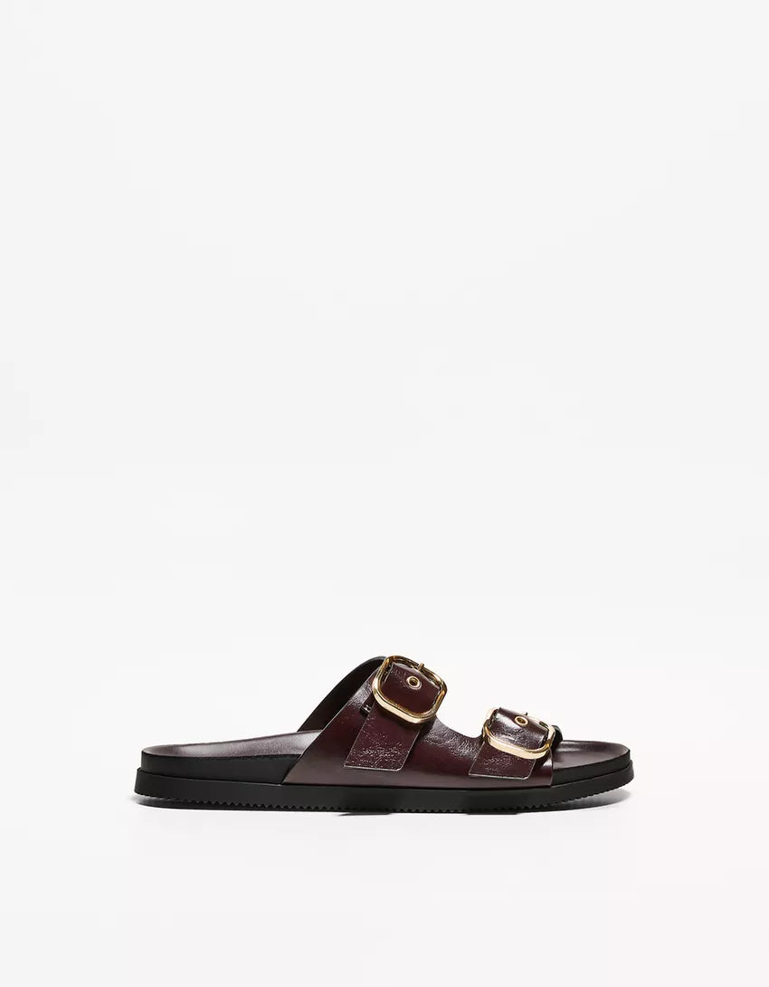 Flat slider sandals with buckles