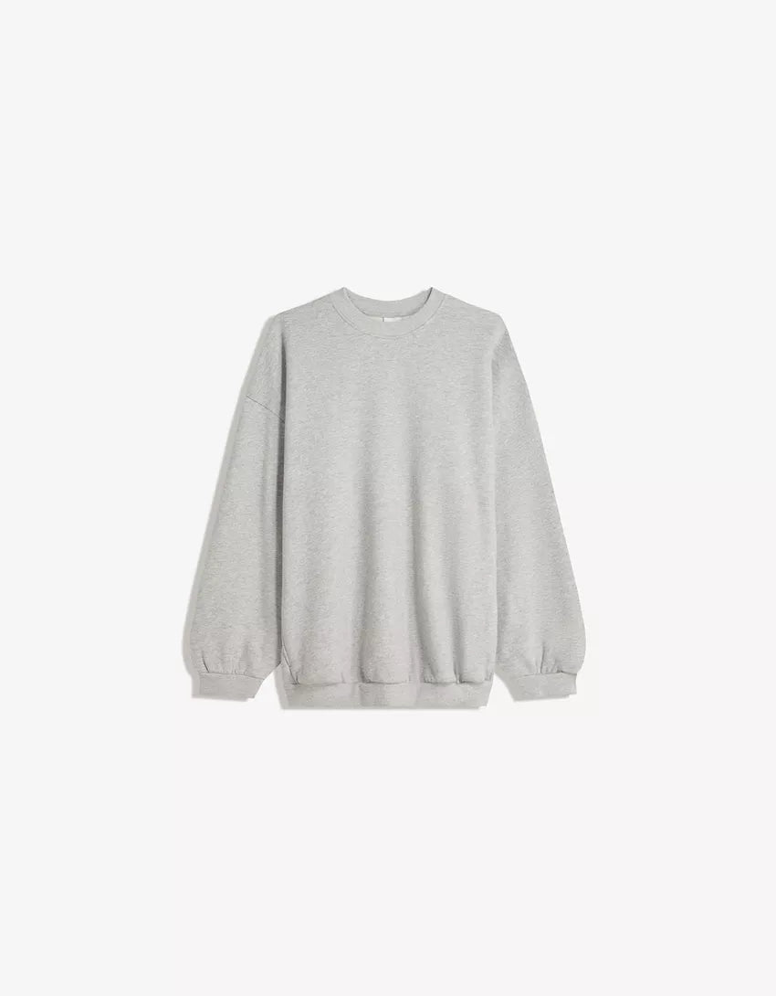 Oversize sweatshirt with pockets