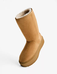 Platform boots with faux fur lining