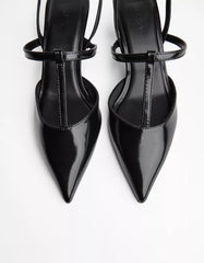 Kitten-heel shoes with strap