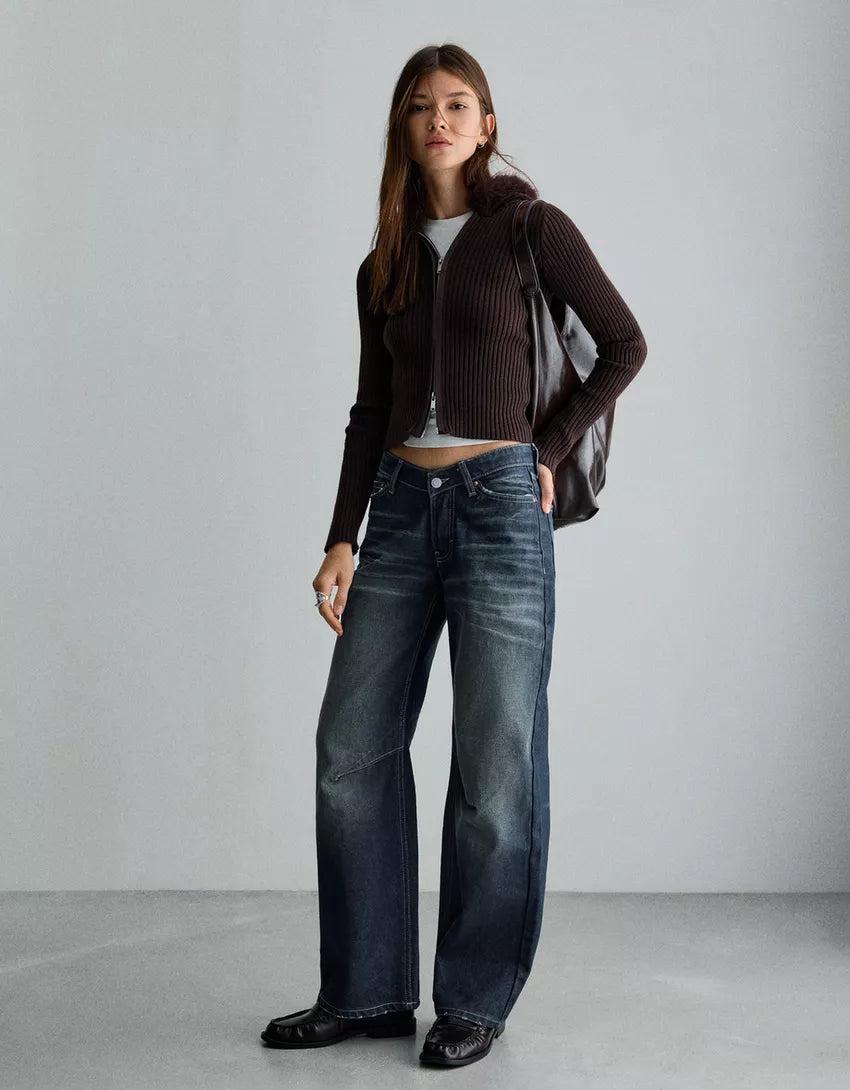 Low-rise slouchy jeans