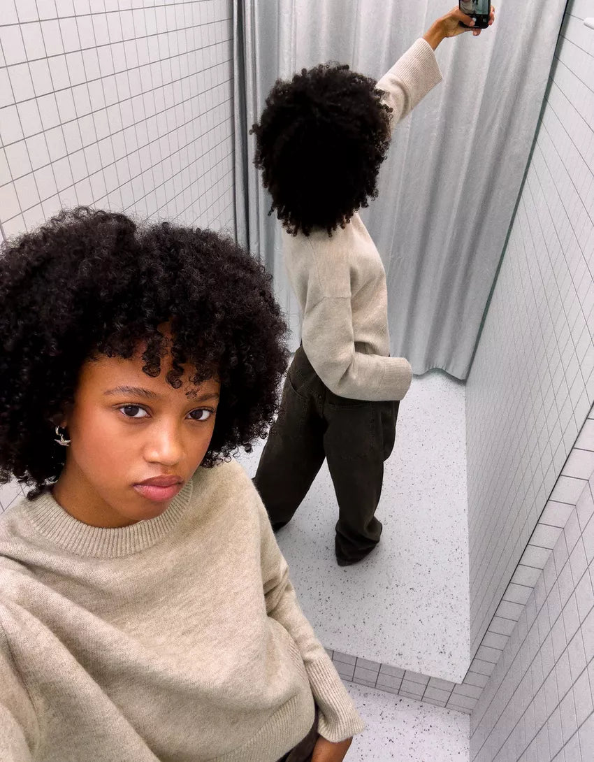 Oversized sweater with ribbed hem