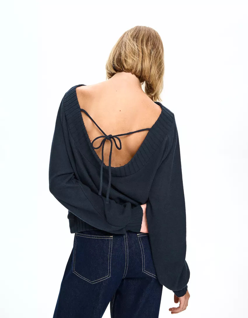 Open-back knit  sweater