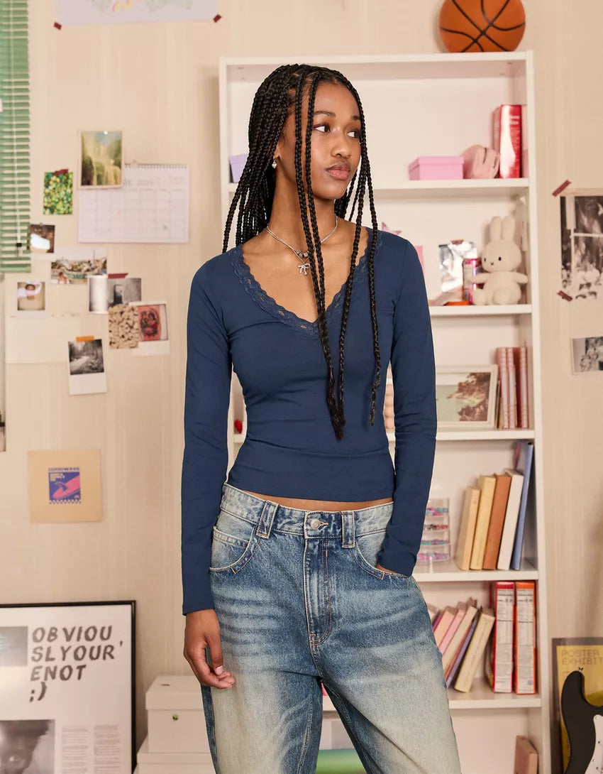 Long sleeve lace-trimmed T-shirt