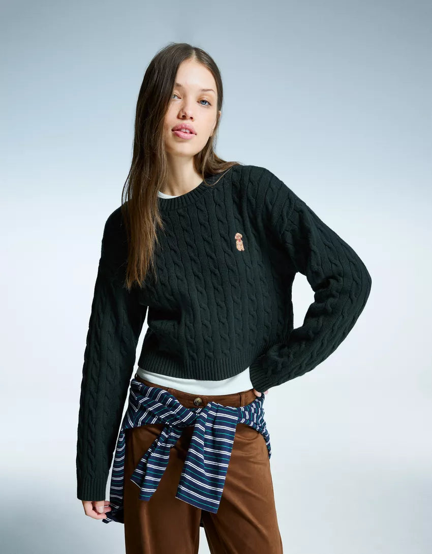 Cable-knit sweater with embroidery